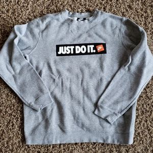 Nike Mens Crewneck Gray Sweatshirt